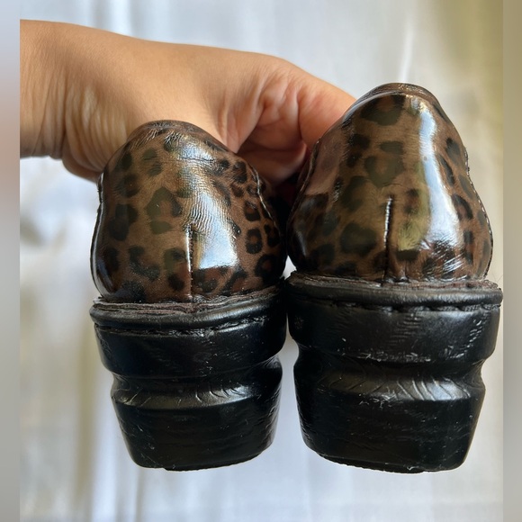BOC Clogs Leopard Print Cheetah Print Clogs Woman Size 7 - Picture 9 of 16